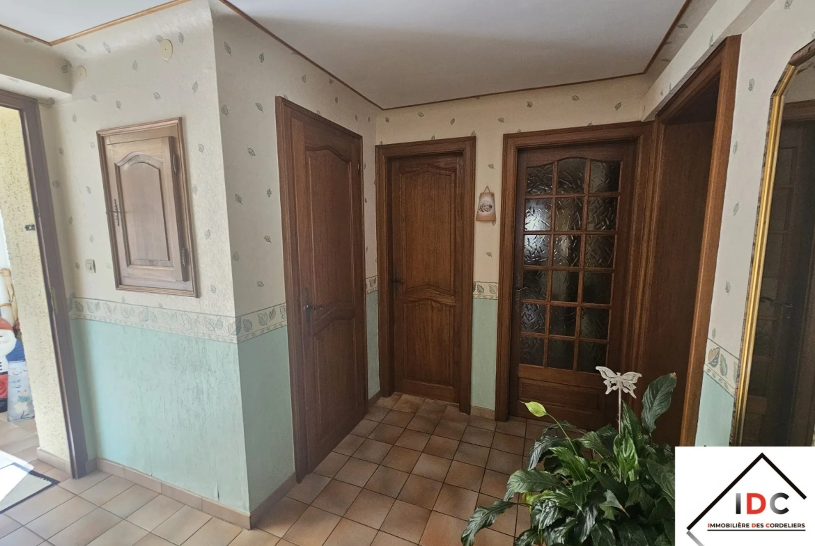 Maison de village à vendre avec jardin et garage près de Dieuze 
