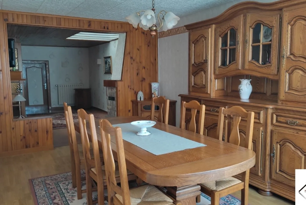 Maison de village à vendre avec jardin et garage près de Dieuze 