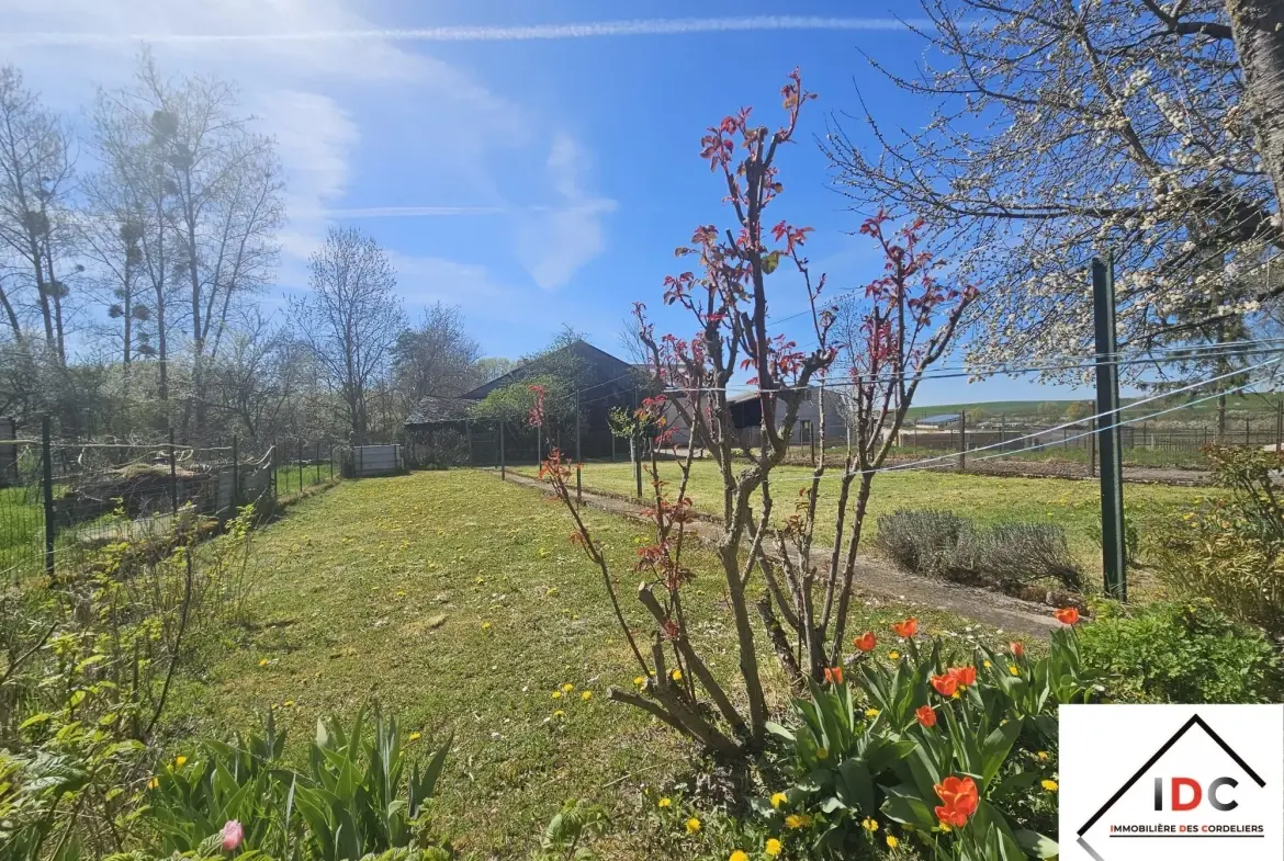 Maison de village à vendre avec jardin et garage près de Dieuze 