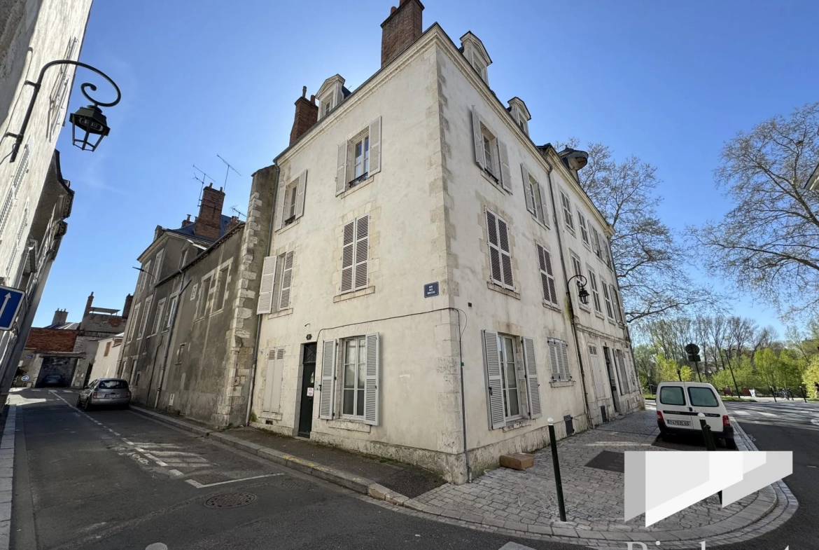 Appartement T2 à vendre à Orléans - Investissement idéal dans un immeuble ancien 