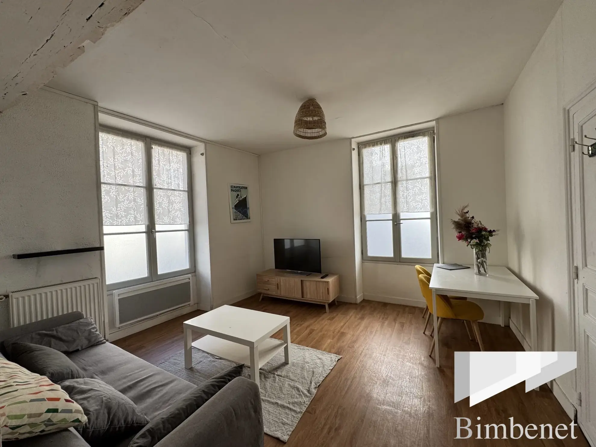 Appartement T2 à vendre à Orléans - Investissement idéal dans un immeuble ancien 