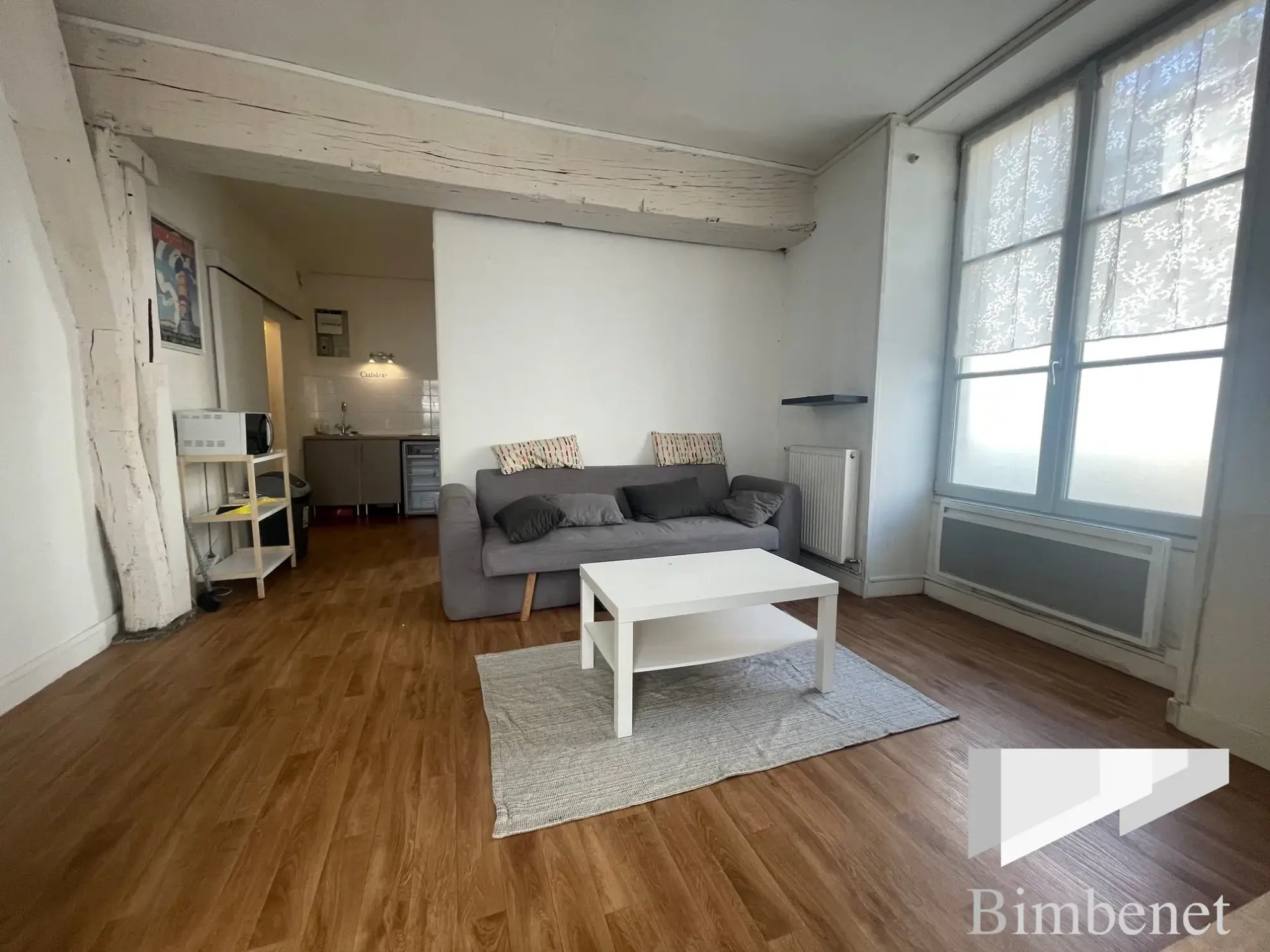 Appartement T2 à vendre à Orléans - Investissement idéal dans un immeuble ancien 