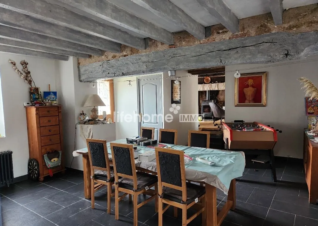 Maison de campagne de 200 m² avec piscine et grand terrain près de Saint-Vaury 