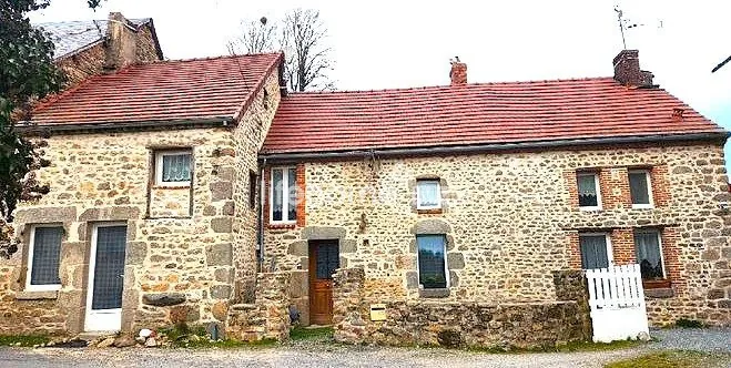 Maison de campagne 200 m² avec piscine, terrain de 6197 m² près de Saint-Vaury 