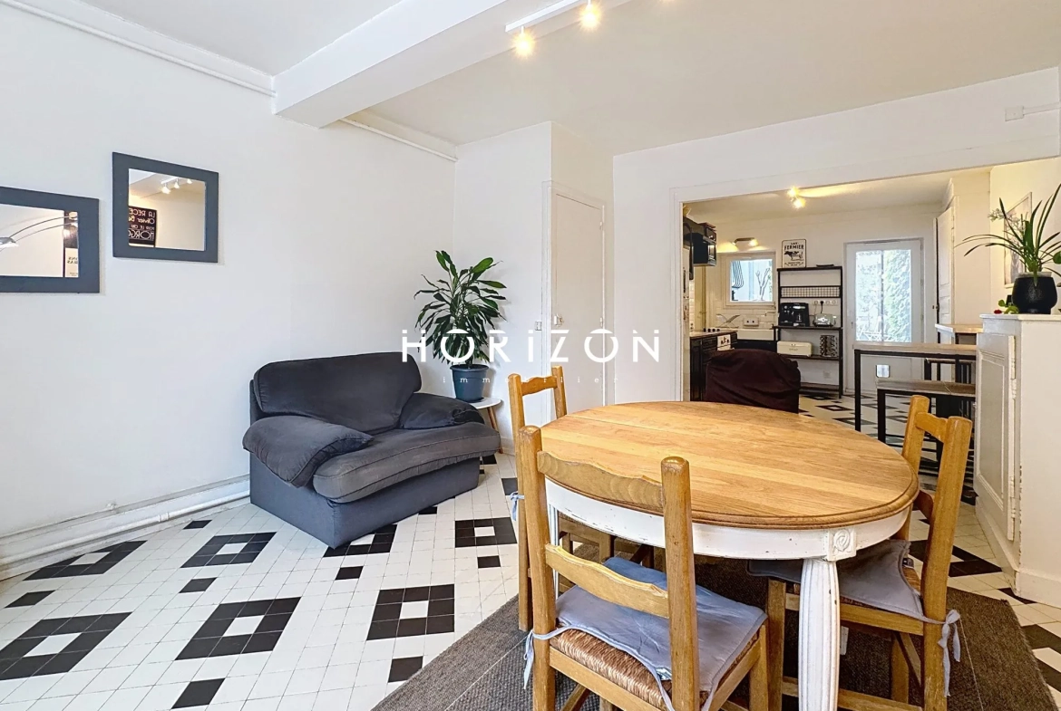 Maison de ville à Thoissey de 94 m² avec jardin et 4 chambres 