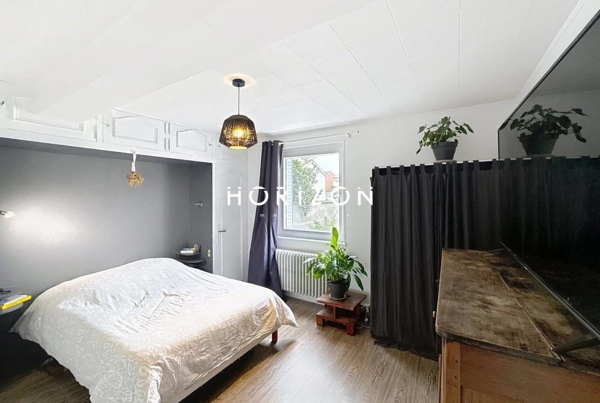 Maison de ville à Thoissey de 94 m² avec jardin et 4 chambres 