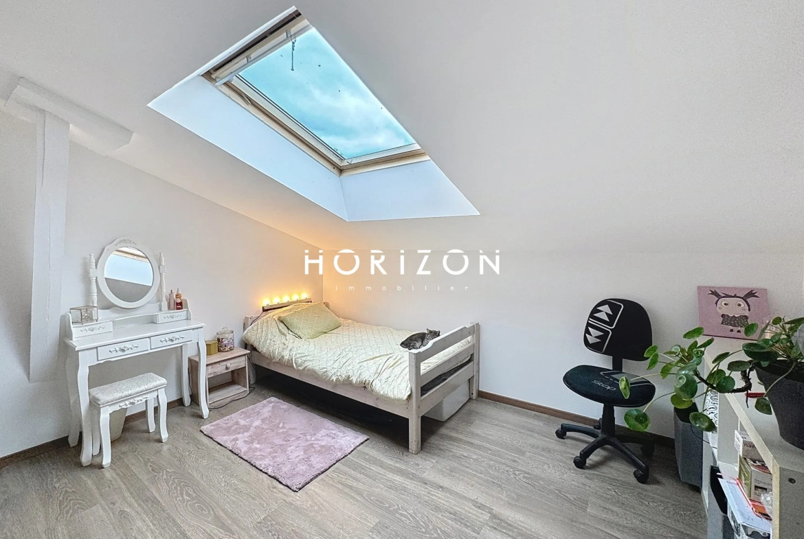 Maison de ville à Thoissey de 94 m² avec jardin et 4 chambres 