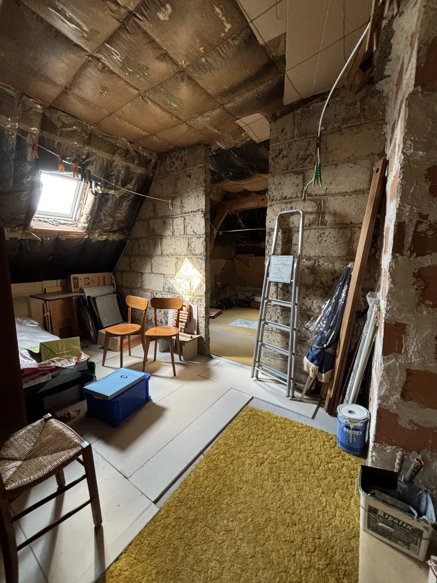 Maison à vendre à Fougerès - 4 chambres, jardin et potentiel d'extension 