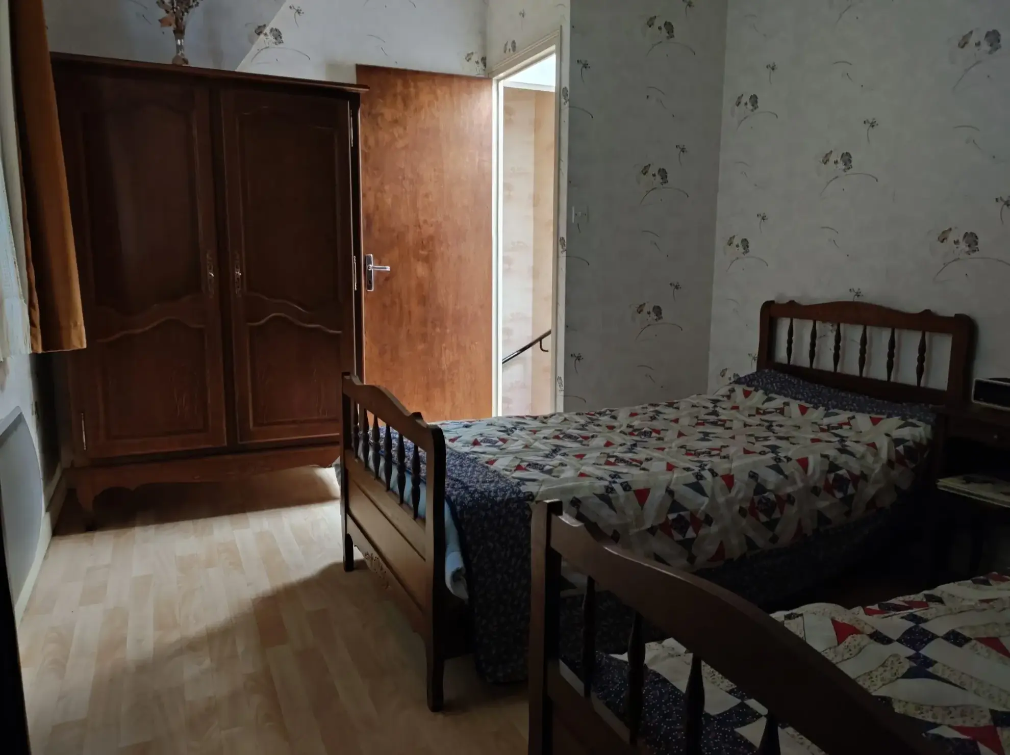 Maison à vendre à Fougerès - 4 chambres, jardin et potentiel d'extension 