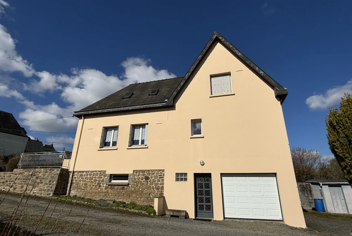 Maison à vendre à Fougerès - 4 chambres, jardin et potentiel d'extension 