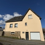 Maison à vendre à Fougerès - 4 chambres, jardin et potentiel d'extension