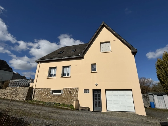 Maison à vendre à Fougerès - 4 chambres, jardin et potentiel d'extension
