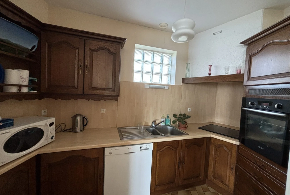 Maison à vendre à Fougerès - 4 chambres, jardin et potentiel d'extension 