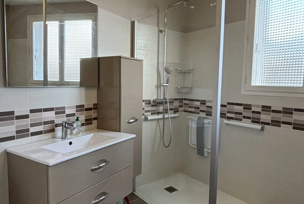 Maison à vendre à Fougerès - 4 chambres, jardin et potentiel d'extension 