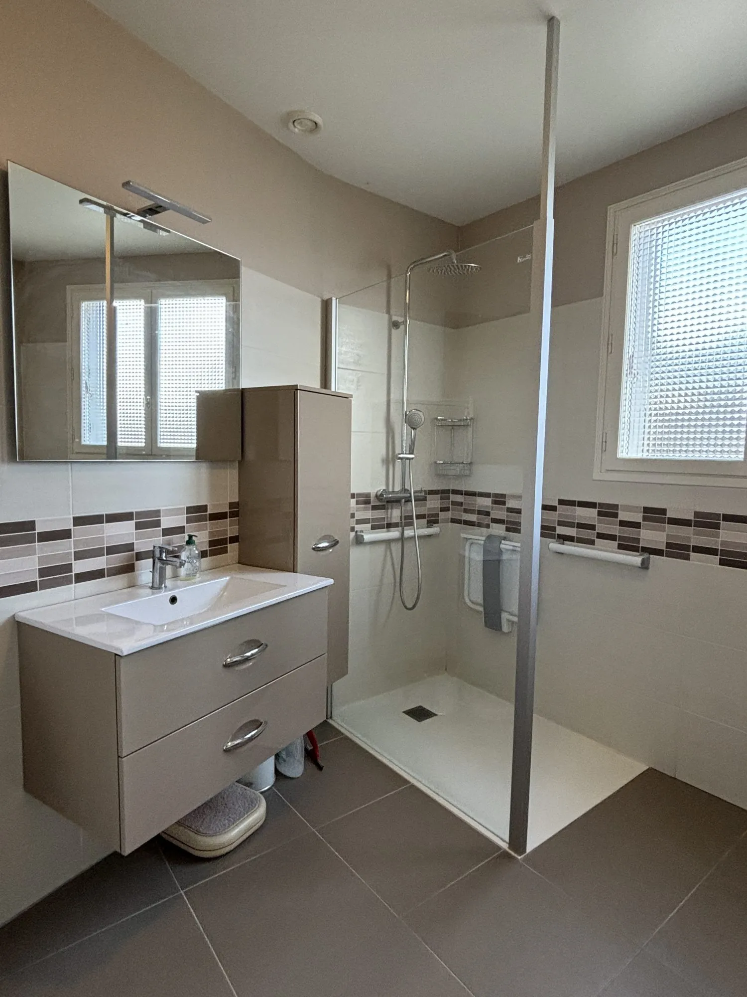 Maison à vendre à Fougerès - 4 chambres, jardin et potentiel d'extension 