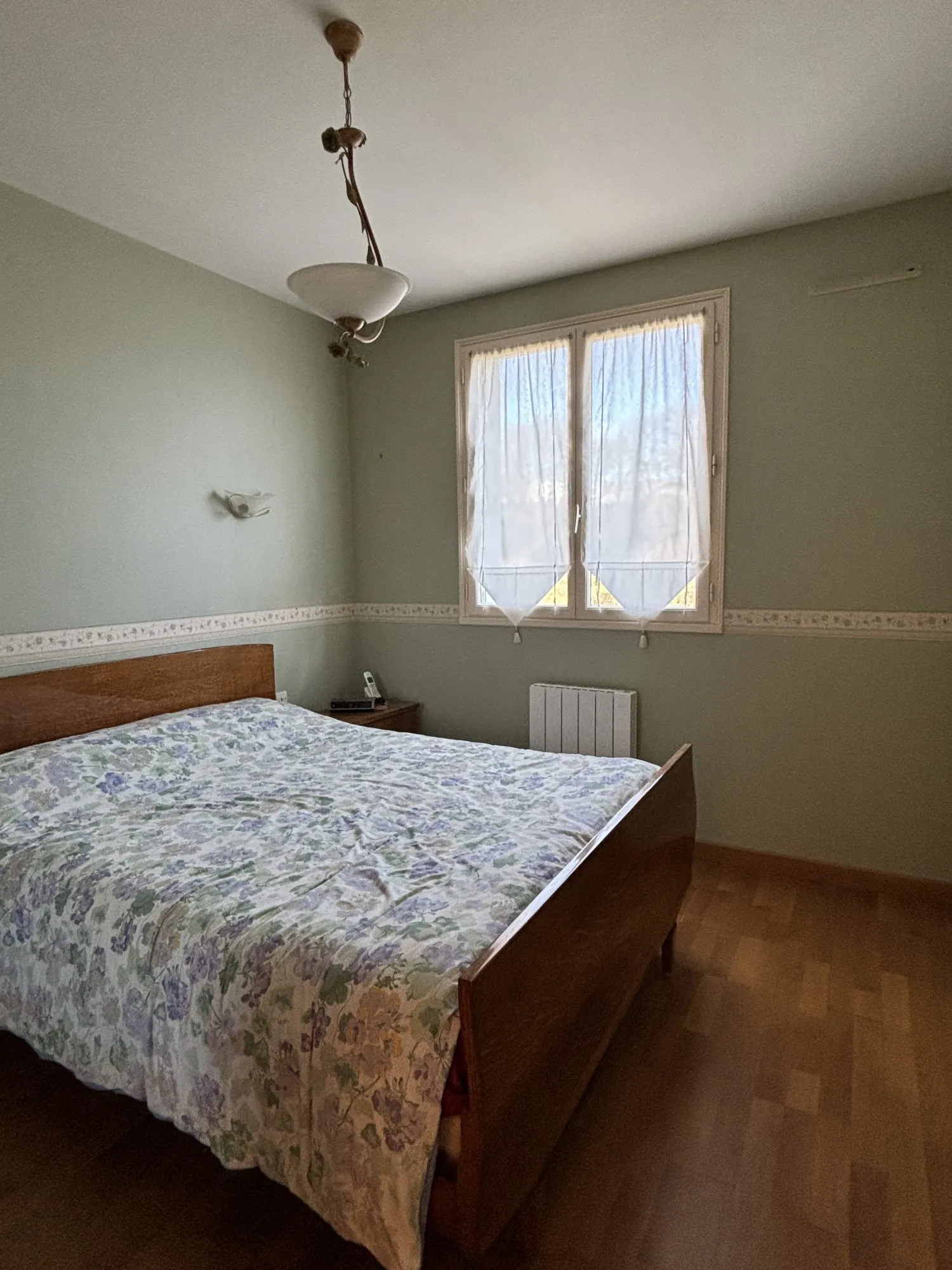 Maison à vendre à Fougerès - 4 chambres, jardin et potentiel d'extension 