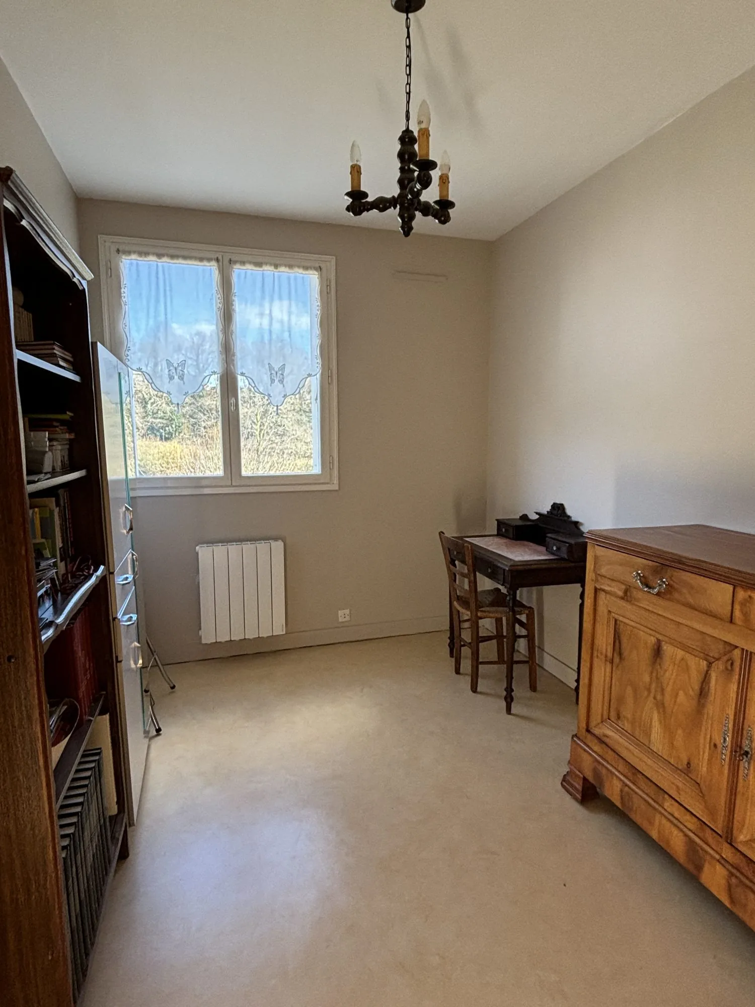 Maison à vendre à Fougerès - 4 chambres, jardin et potentiel d'extension 