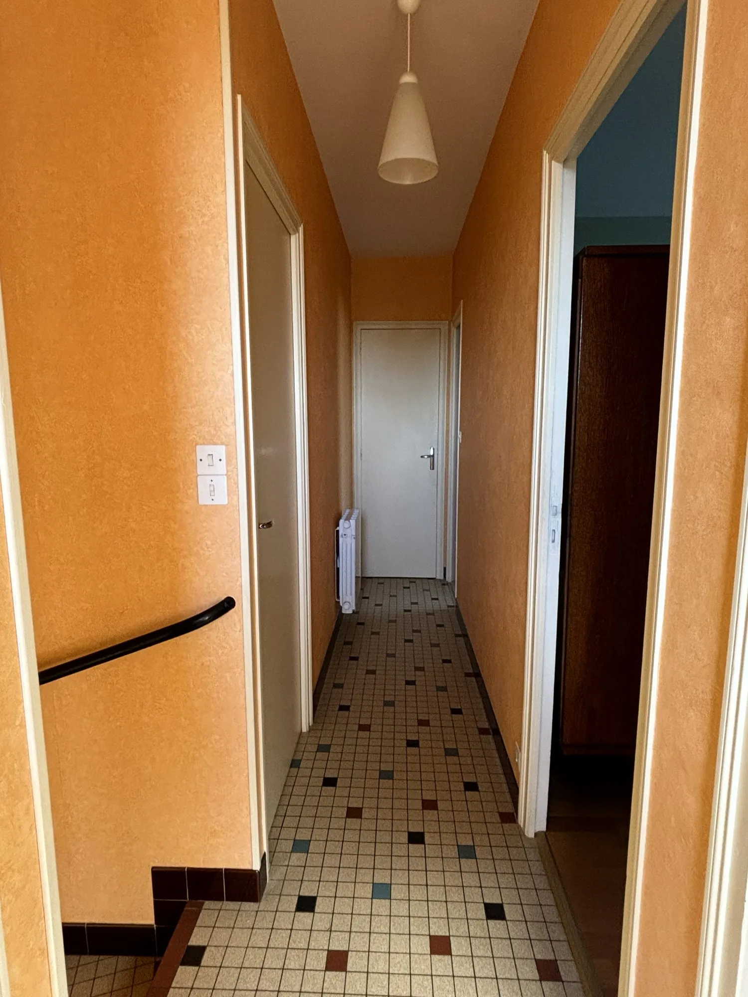 Maison à vendre à Fougerès - 4 chambres, jardin et potentiel d'extension 