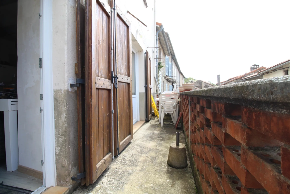 Maison de village de 54 m² avec terrasse et cave à Saint-Félix-de-Sorgues 