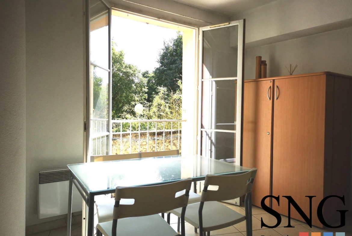 Appartement T1 à vendre à Salon-de-Provence, proche centre-ville et idéal pour investissement 