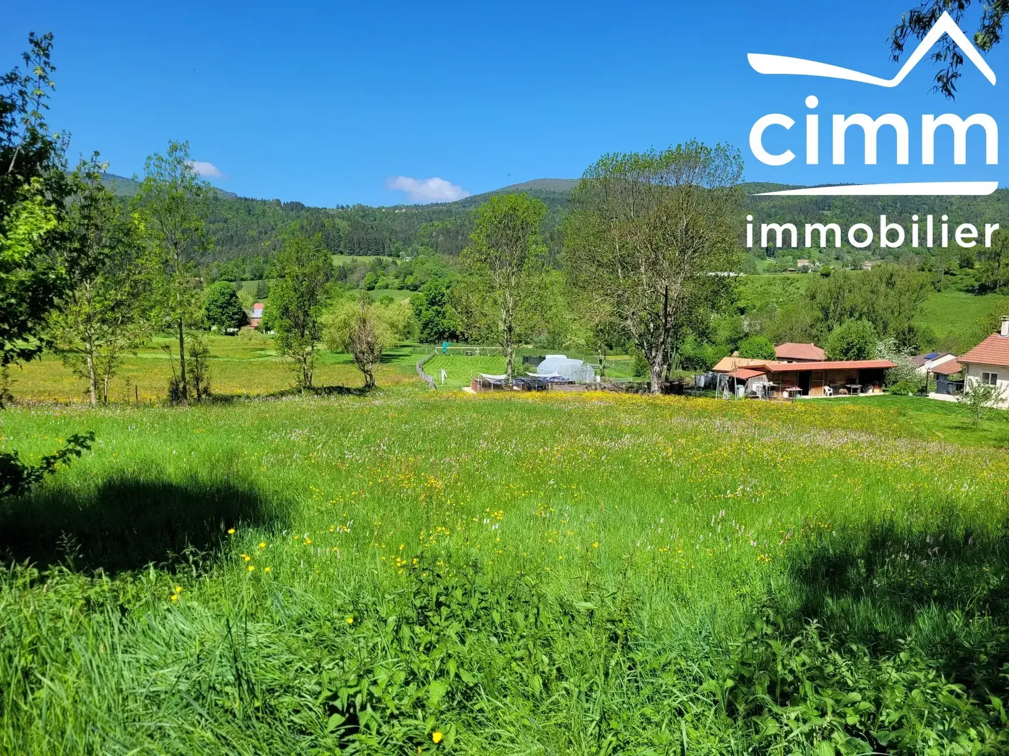 Terrain constructible de 1981 m² à Saint-Martin-en-Vercors avec permis transférable 