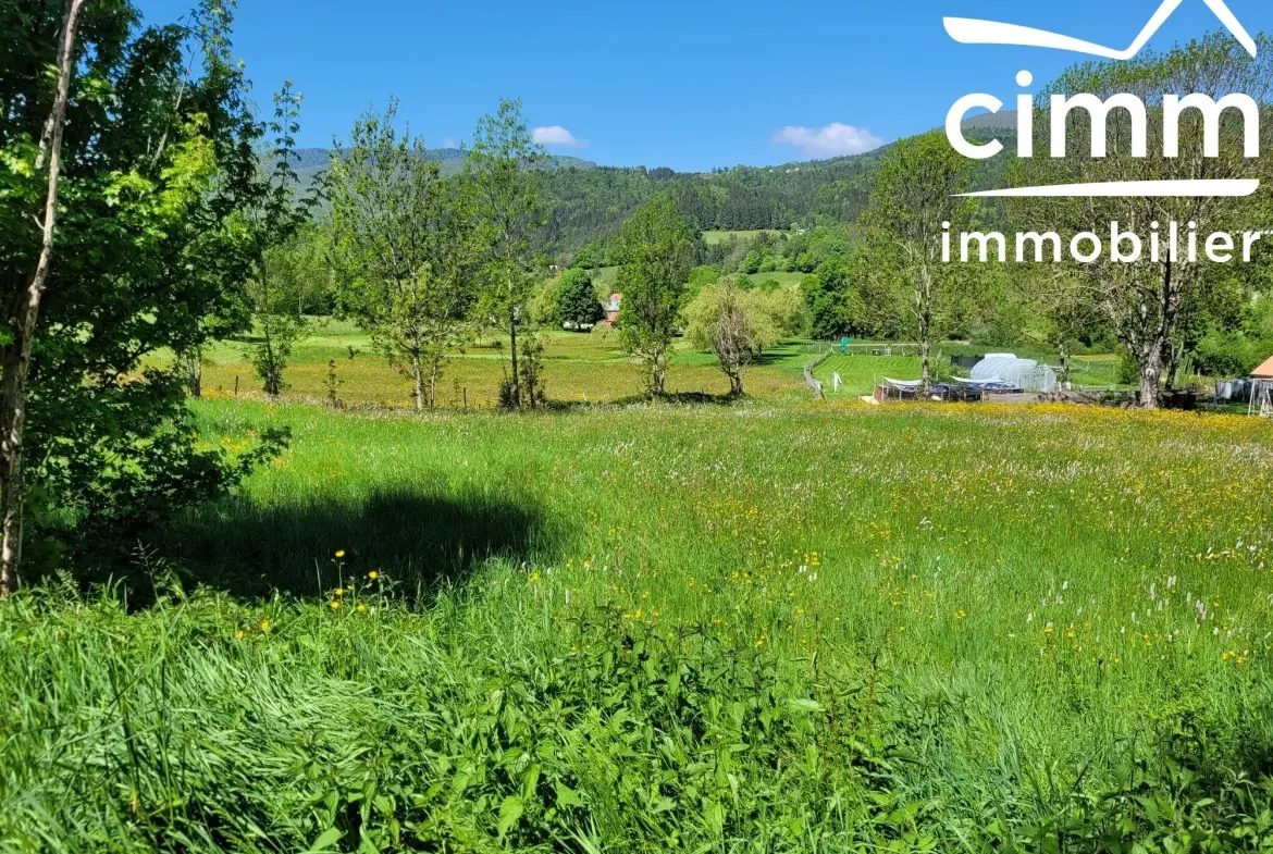 Terrain constructible de 1981 m² à Saint-Martin-en-Vercors avec permis transférable 