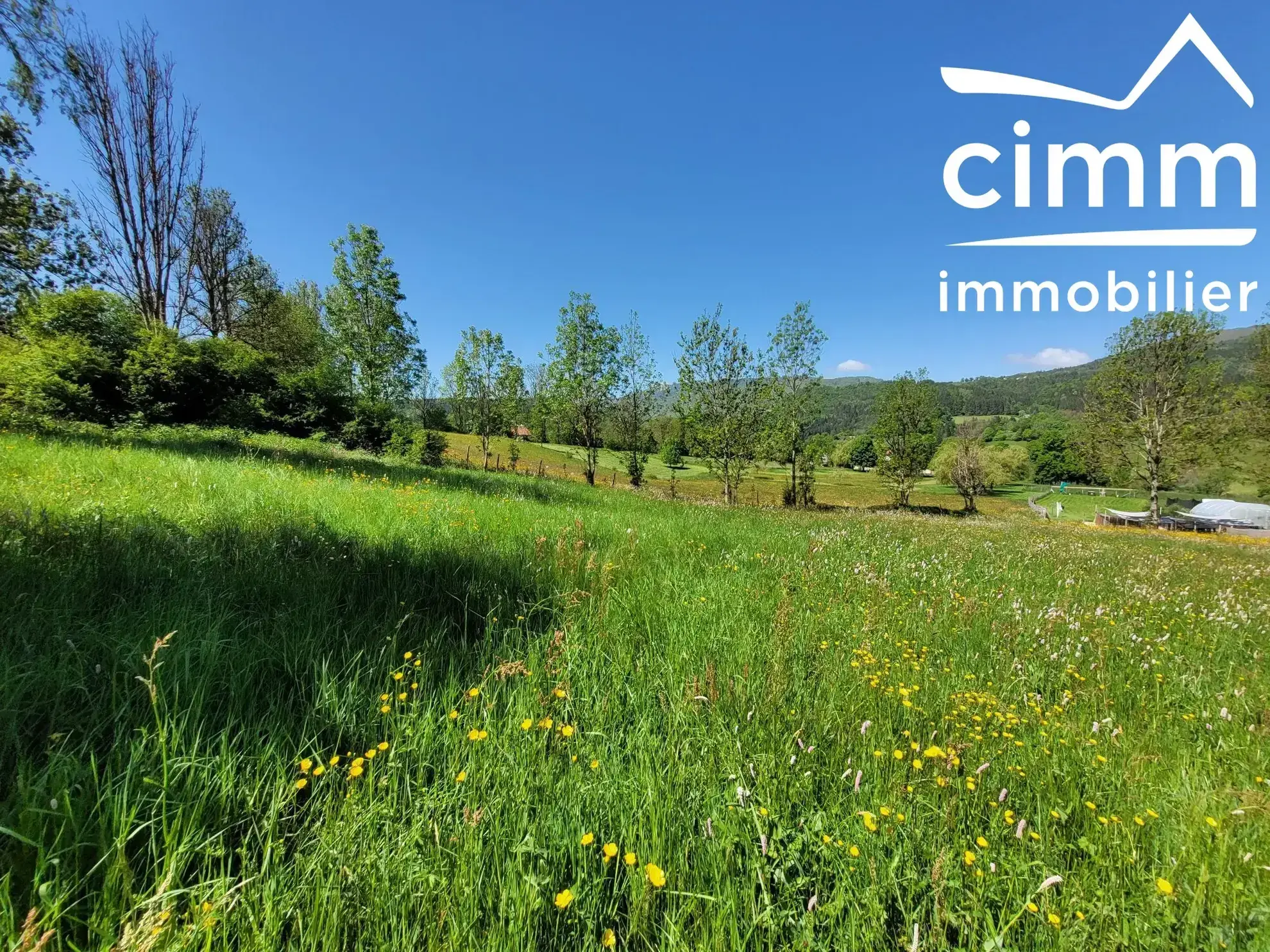 Terrain constructible de 1981 m² à Saint-Martin-en-Vercors avec permis transférable 