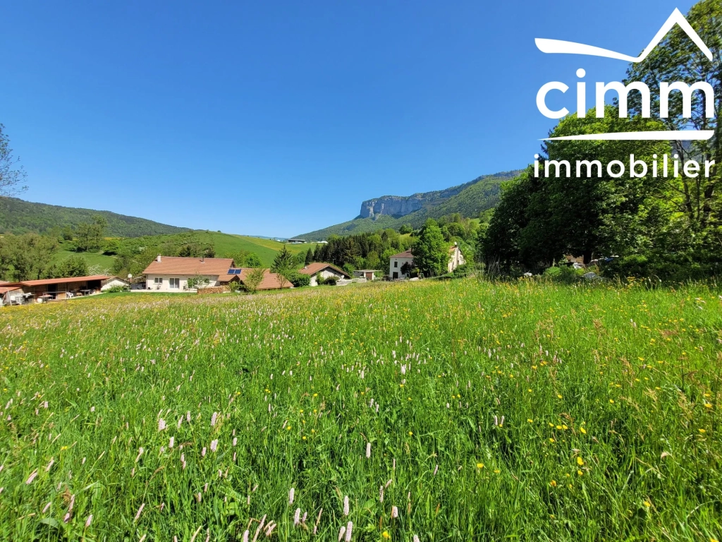 Terrain constructible de 1981 m² à Saint-Martin-en-Vercors avec permis transférable