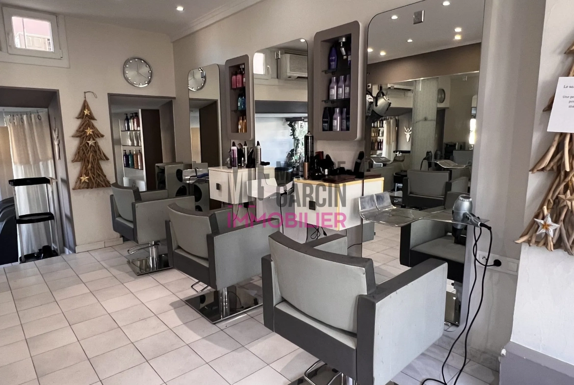 Fonds de commerce en vente à Rognonas, salon de coiffure moderne avec parking 