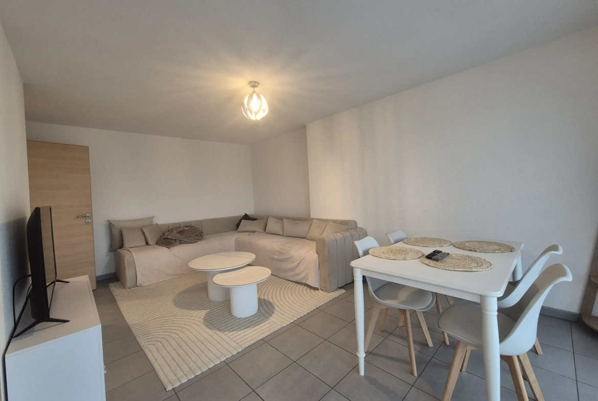 Appartement T3 à vendre à Serre-les-Sapins avec balcon, garage et parking 