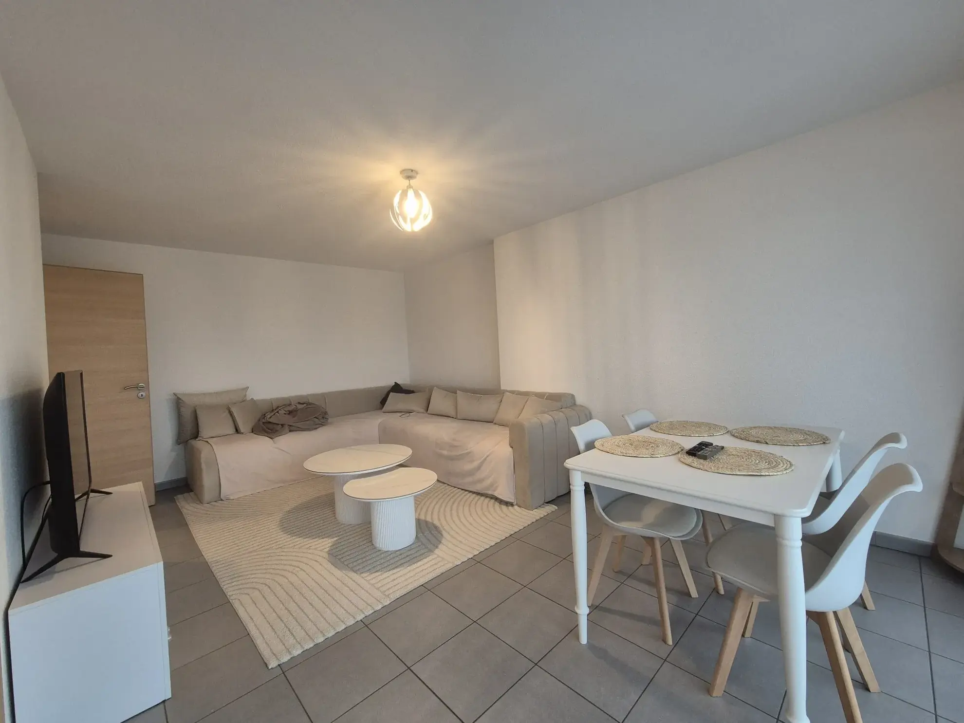 Appartement T3 à vendre à Serre-les-Sapins avec balcon, garage et parking 