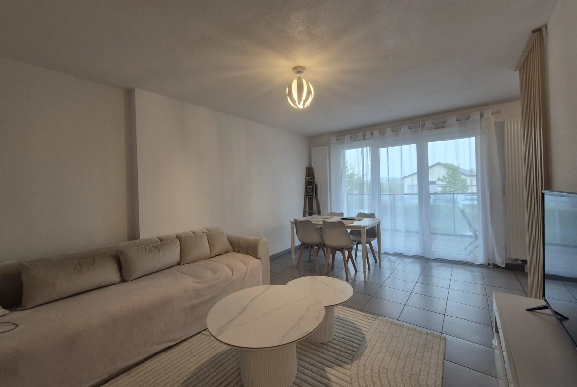 Appartement T3 à vendre à Serre-les-Sapins avec balcon, garage et parking 