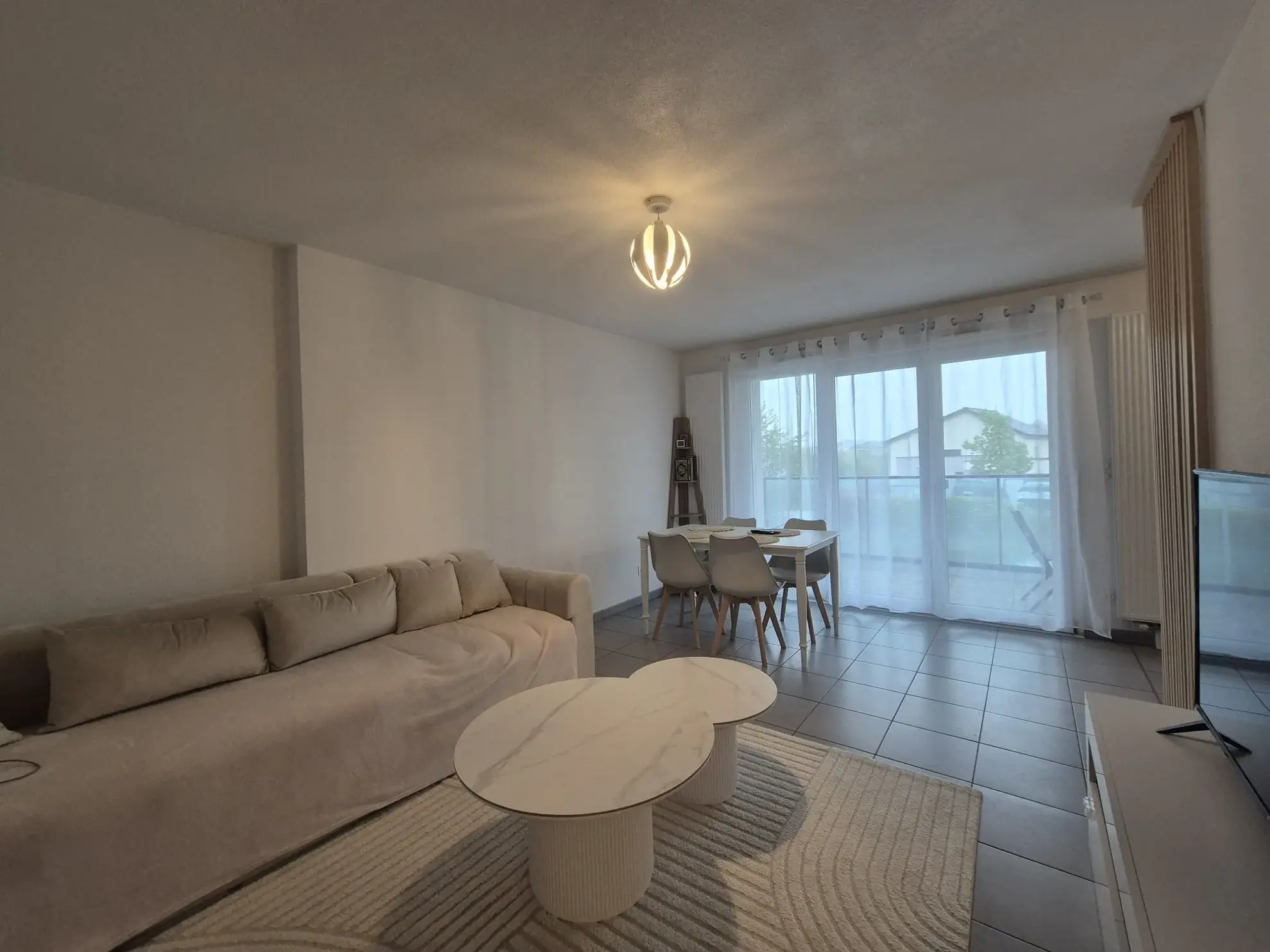 Appartement T3 à vendre à Serre-les-Sapins avec balcon, garage et parking 