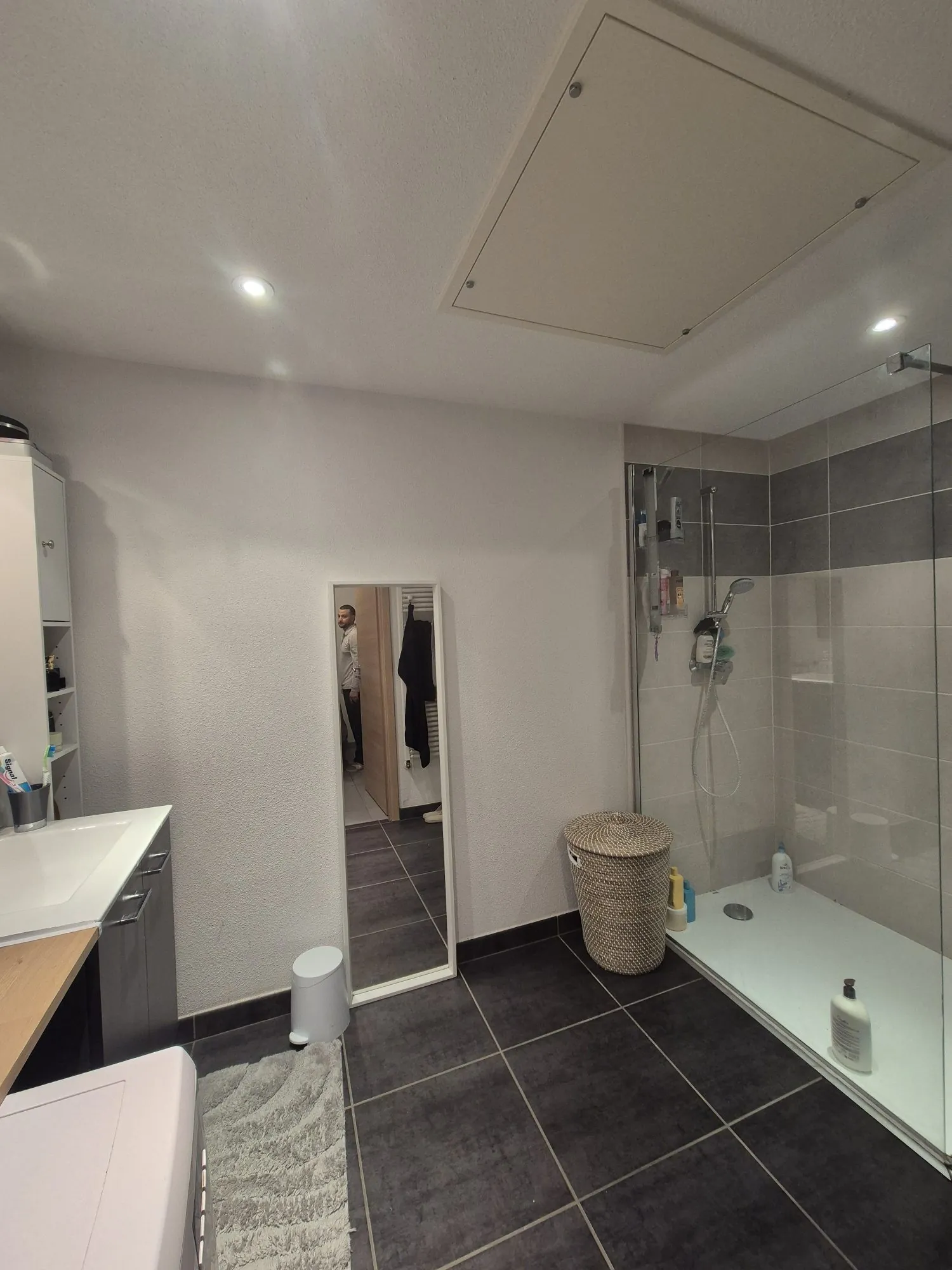 Appartement T3 à vendre à Serre-les-Sapins avec balcon, garage et parking 
