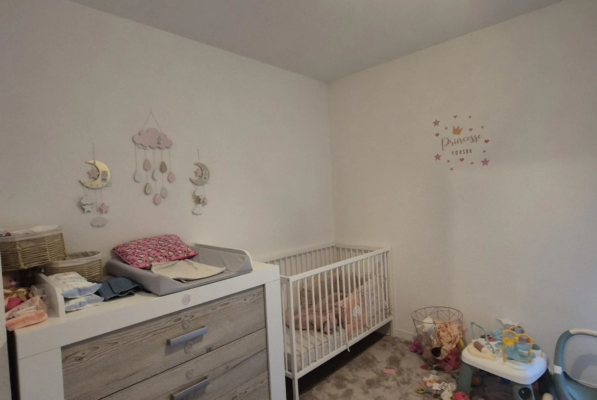 Appartement T3 à vendre à Serre-les-Sapins avec balcon, garage et parking 