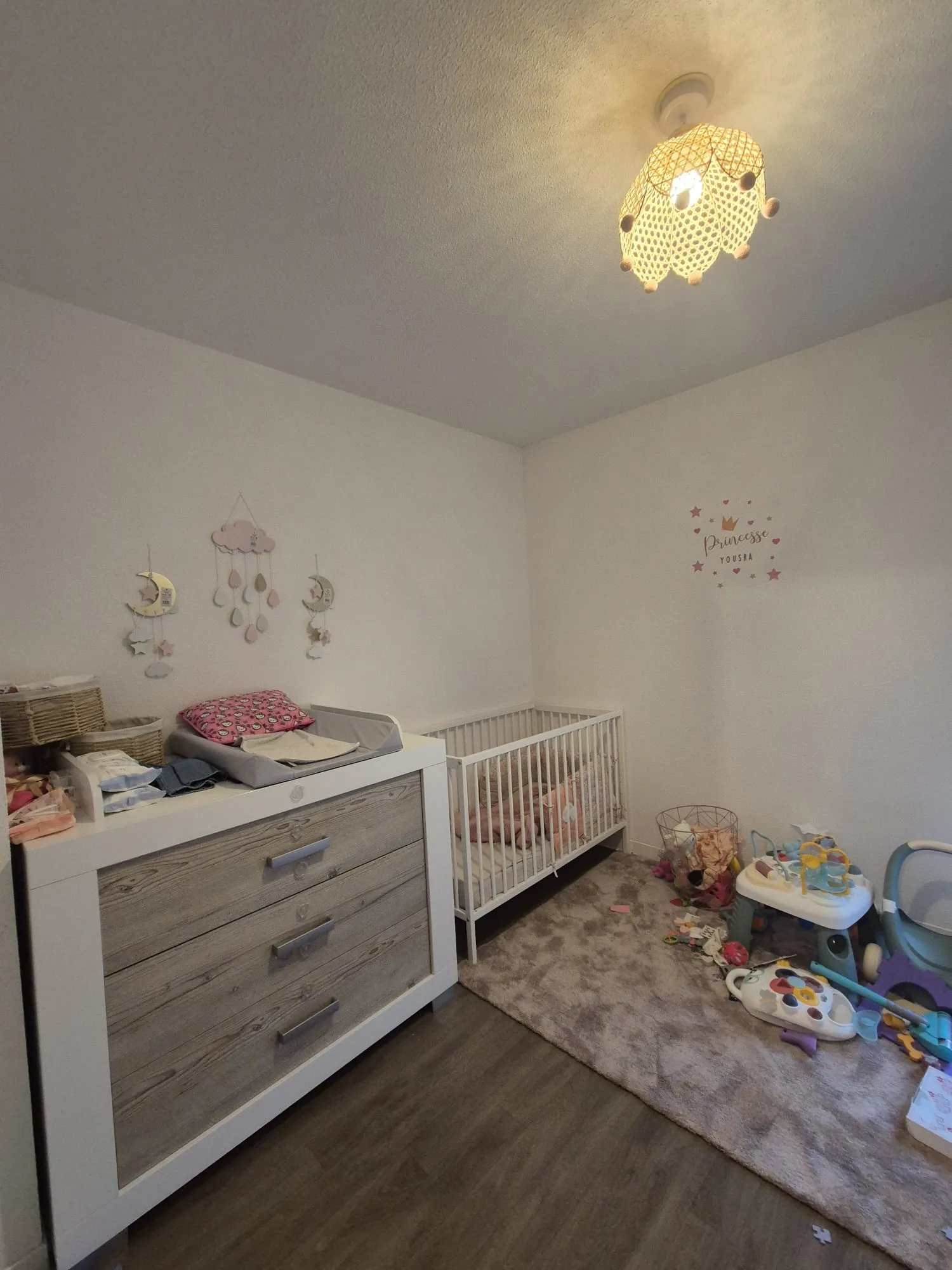 Appartement T3 à vendre à Serre-les-Sapins avec balcon, garage et parking 
