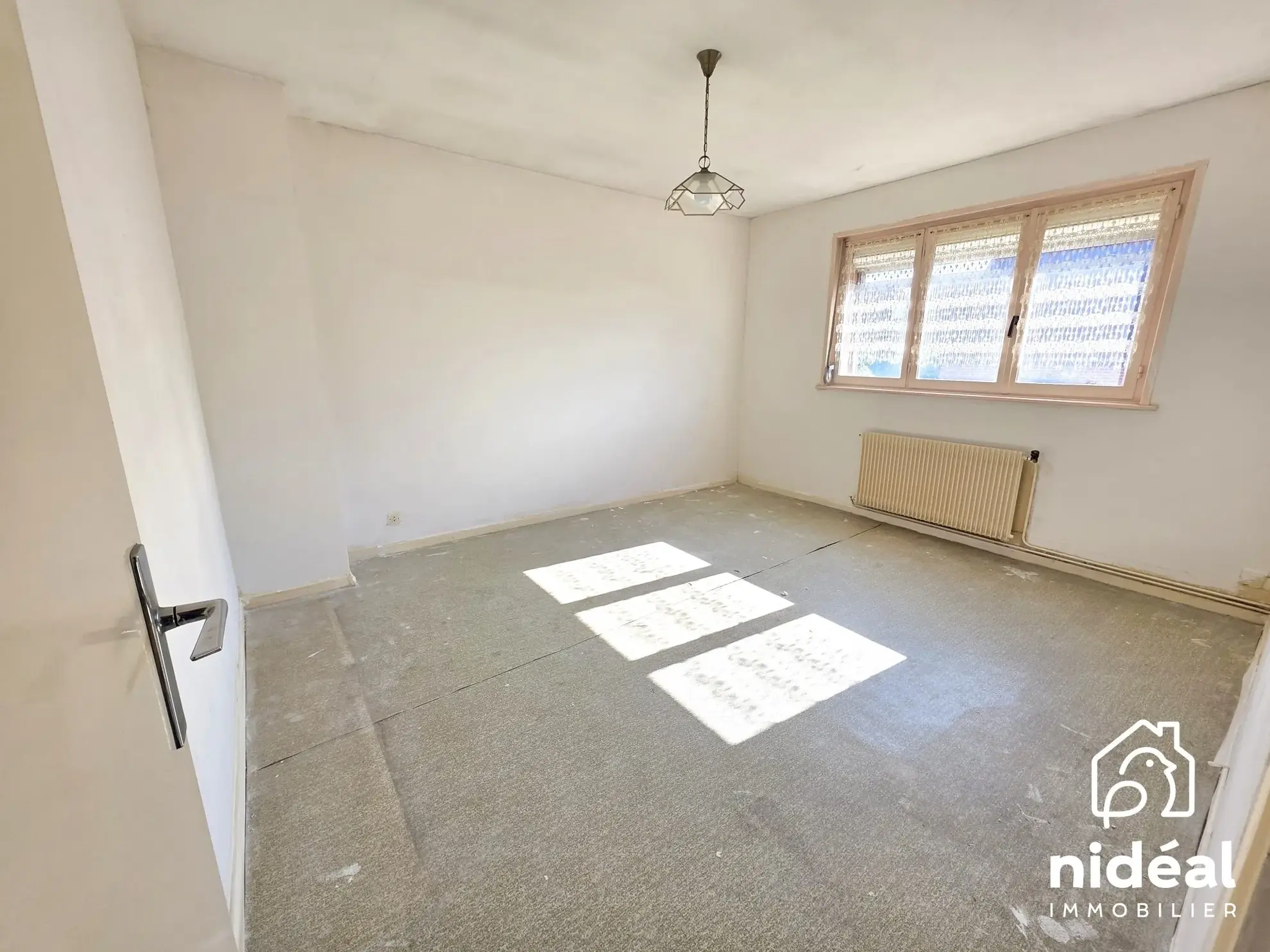 Maison à vendre à Maubeuge - 80 m², jardin et garage dans secteur calme 