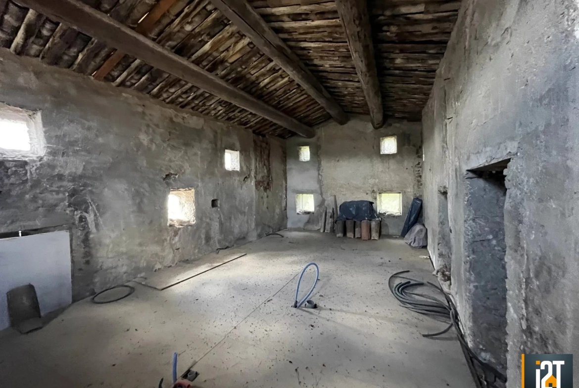 Maison à vendre avec terrasse à Brignon – Grand potentiel d'aménagement 