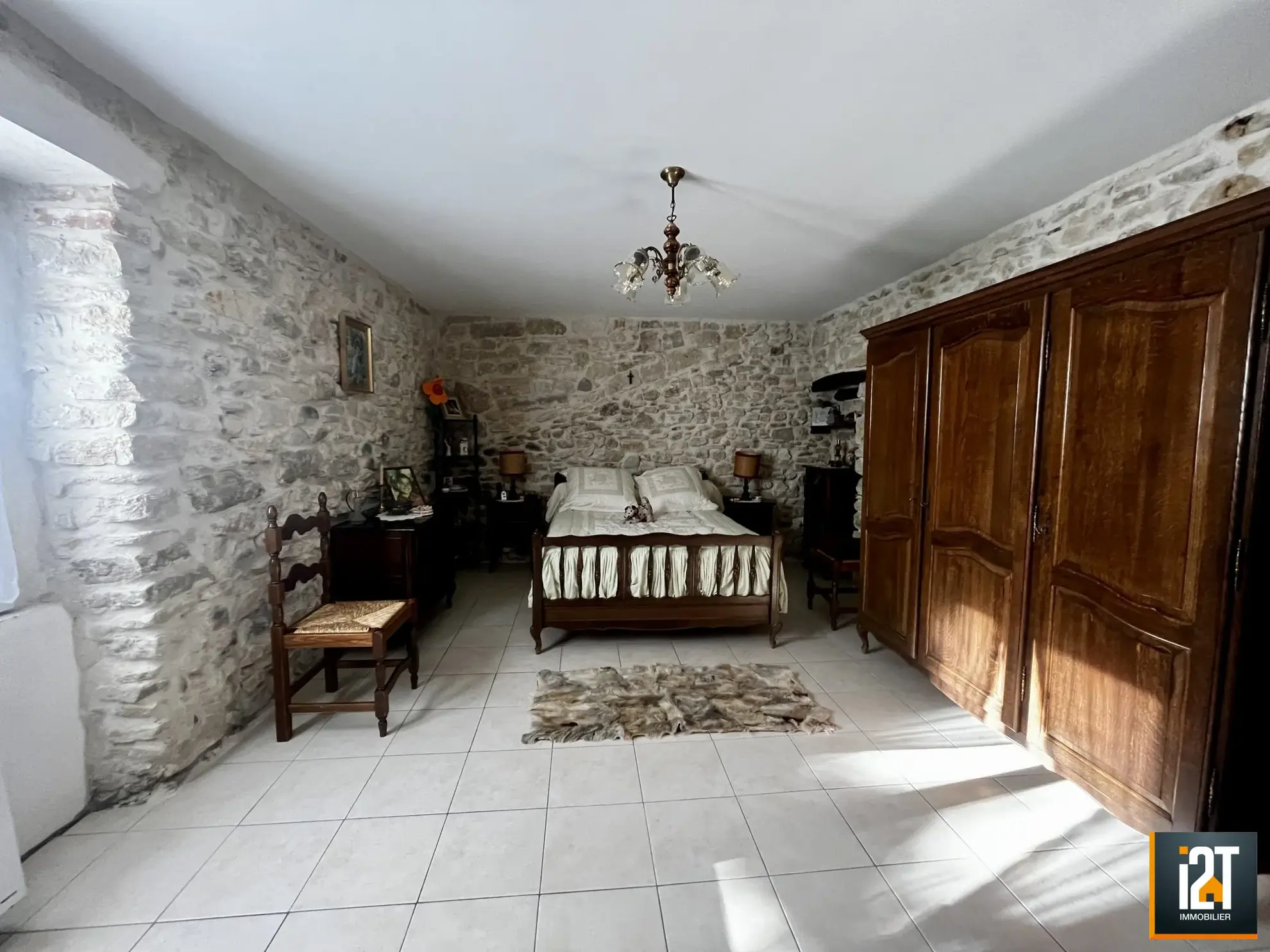Maison à vendre avec terrasse à Brignon – Grand potentiel d'aménagement 