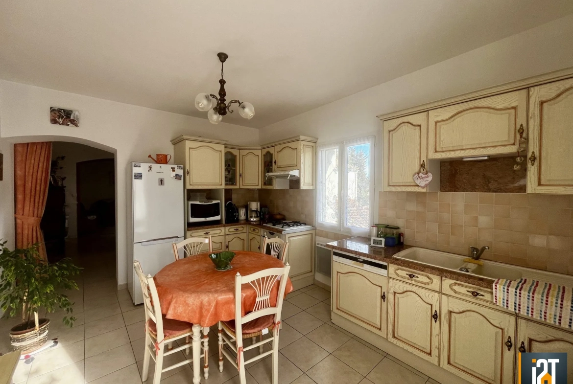 Maison à vendre avec terrasse à Brignon – Grand potentiel d'aménagement 