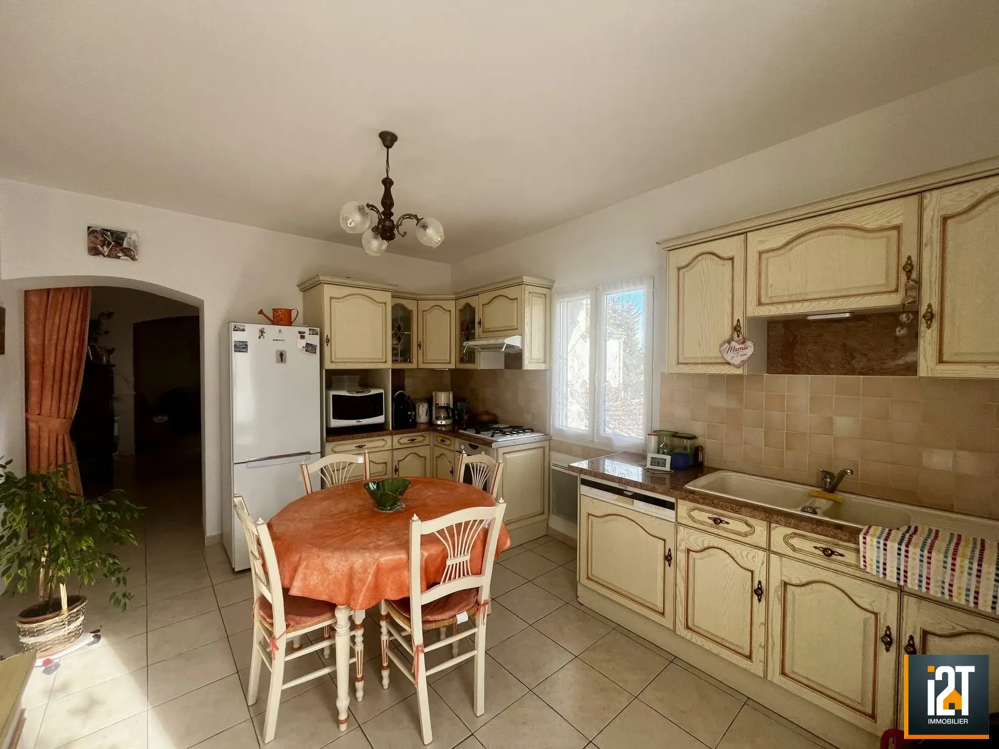 Maison à vendre avec terrasse à Brignon – Grand potentiel d'aménagement 