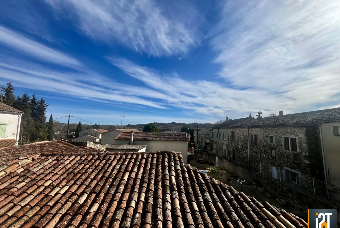 Maison à vendre avec terrasse à Brignon – Grand potentiel d'aménagement 