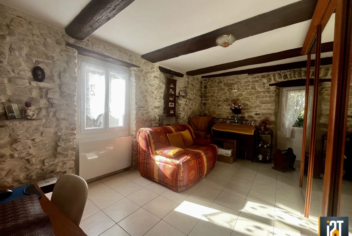 Maison à vendre avec terrasse à Brignon – Grand potentiel d'aménagement 