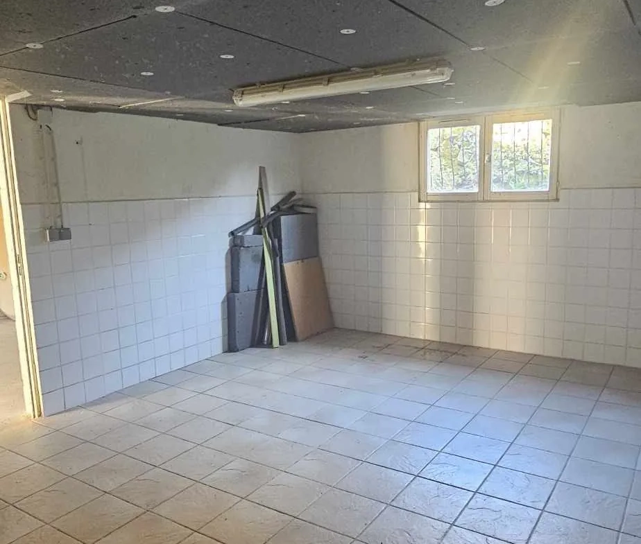Maison à vendre à Sains Morainvilliers avec grand terrain et dépendances 