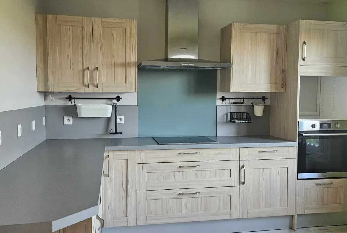 Maison à vendre à Sains Morainvilliers avec grand terrain et dépendances 