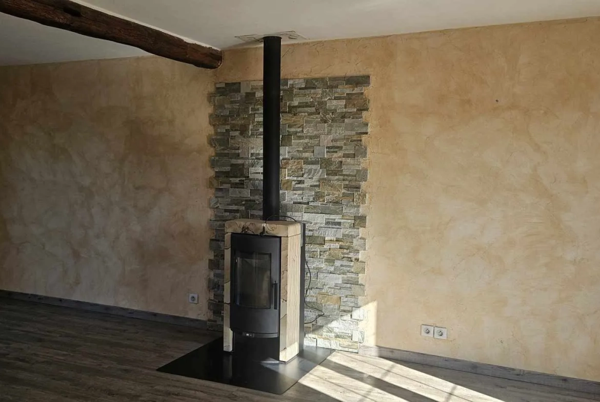 Maison à vendre à Sains Morainvilliers avec grand terrain et dépendances 