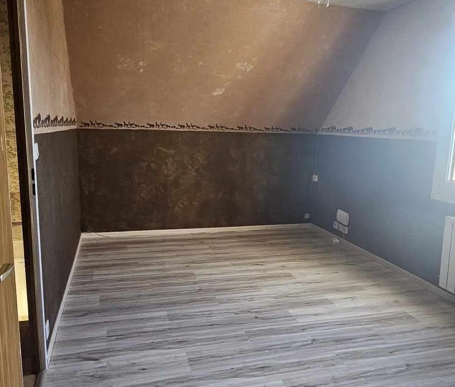 Maison à vendre à Sains Morainvilliers avec grand terrain et dépendances 