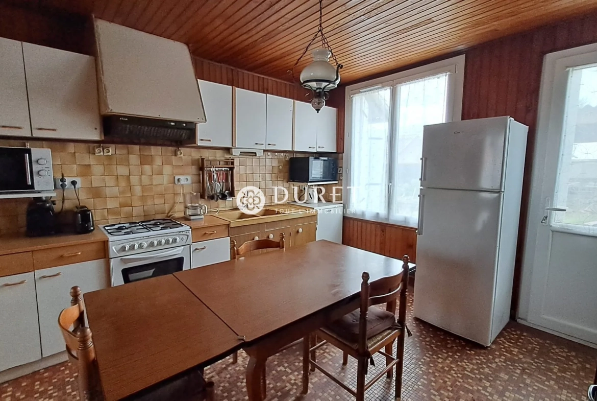 Maison 3 chambres à rénover proche La Roche-sur-Yon avec jardin ensoleillé 