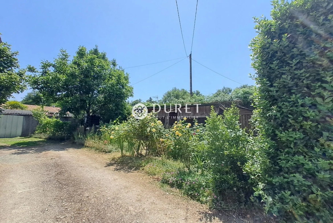 Maison 3 chambres à rénover proche La Roche-sur-Yon avec jardin ensoleillé 