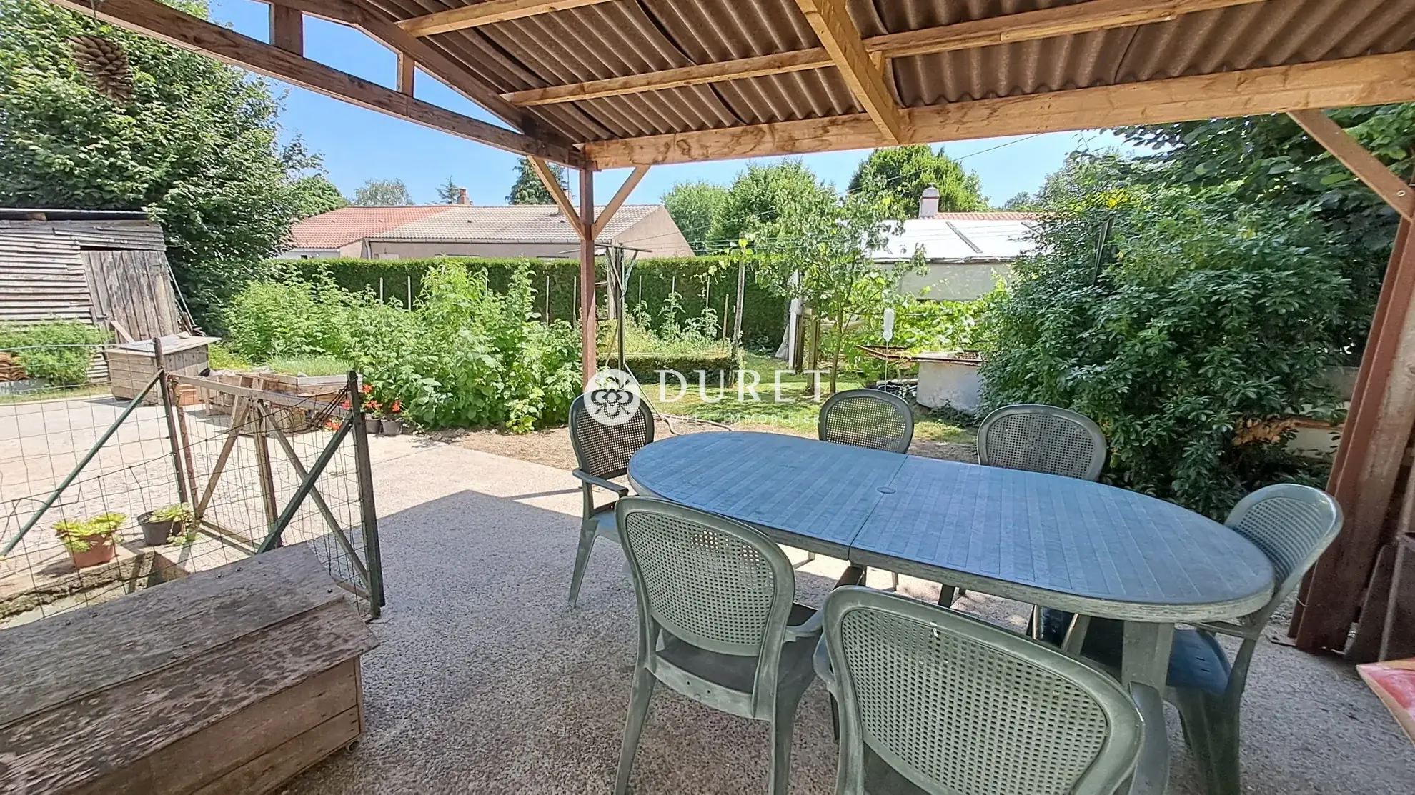 Maison 3 chambres à rénover proche La Roche-sur-Yon avec jardin ensoleillé 